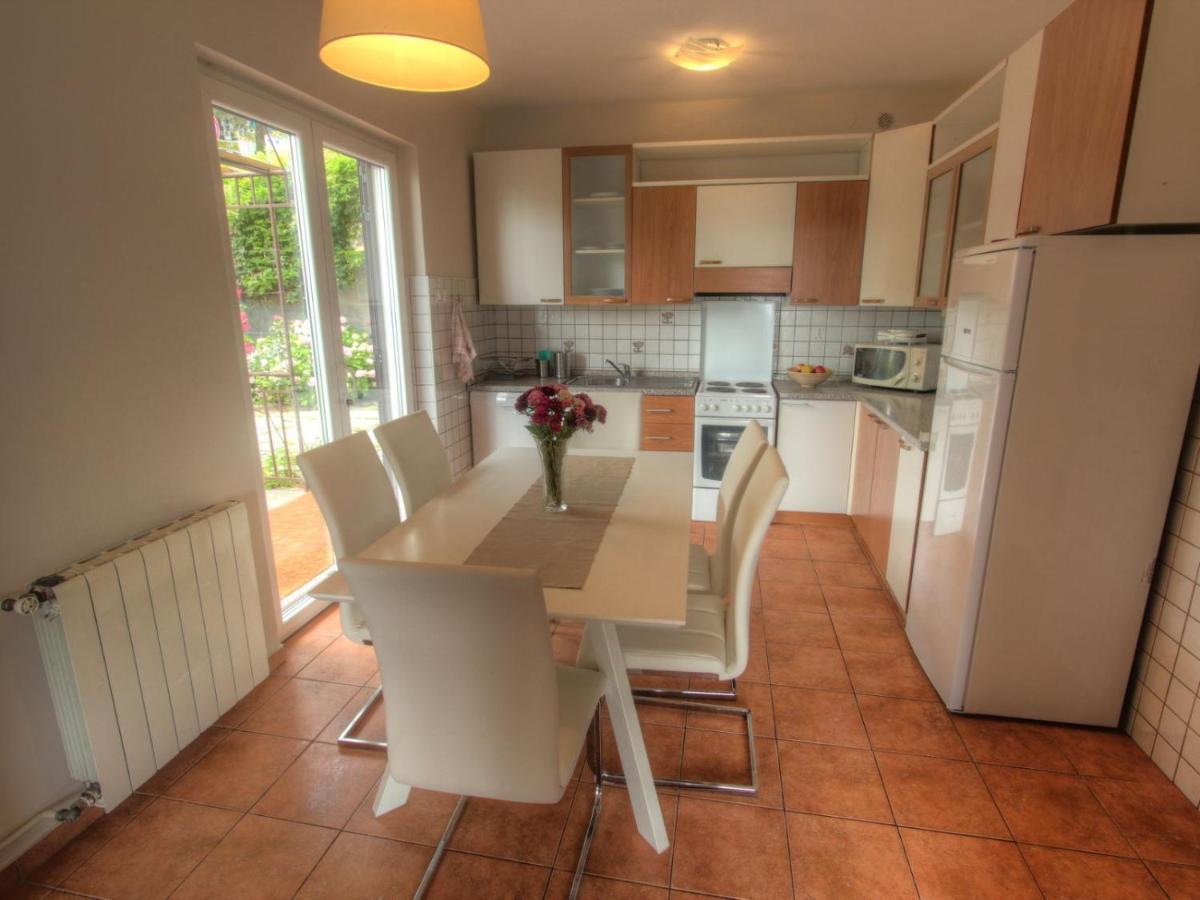 Apartman Lena Opatija Exterior foto
